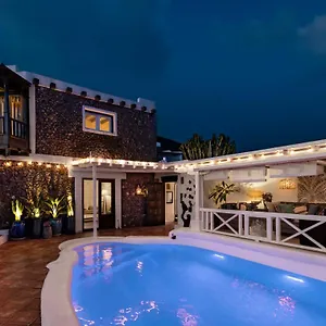 Deluxe Designer Historic Via Lactea, Panoramic Sea Views, Own Private Heated Pool And Subtropical Garden La Asomada (Lanzarote)